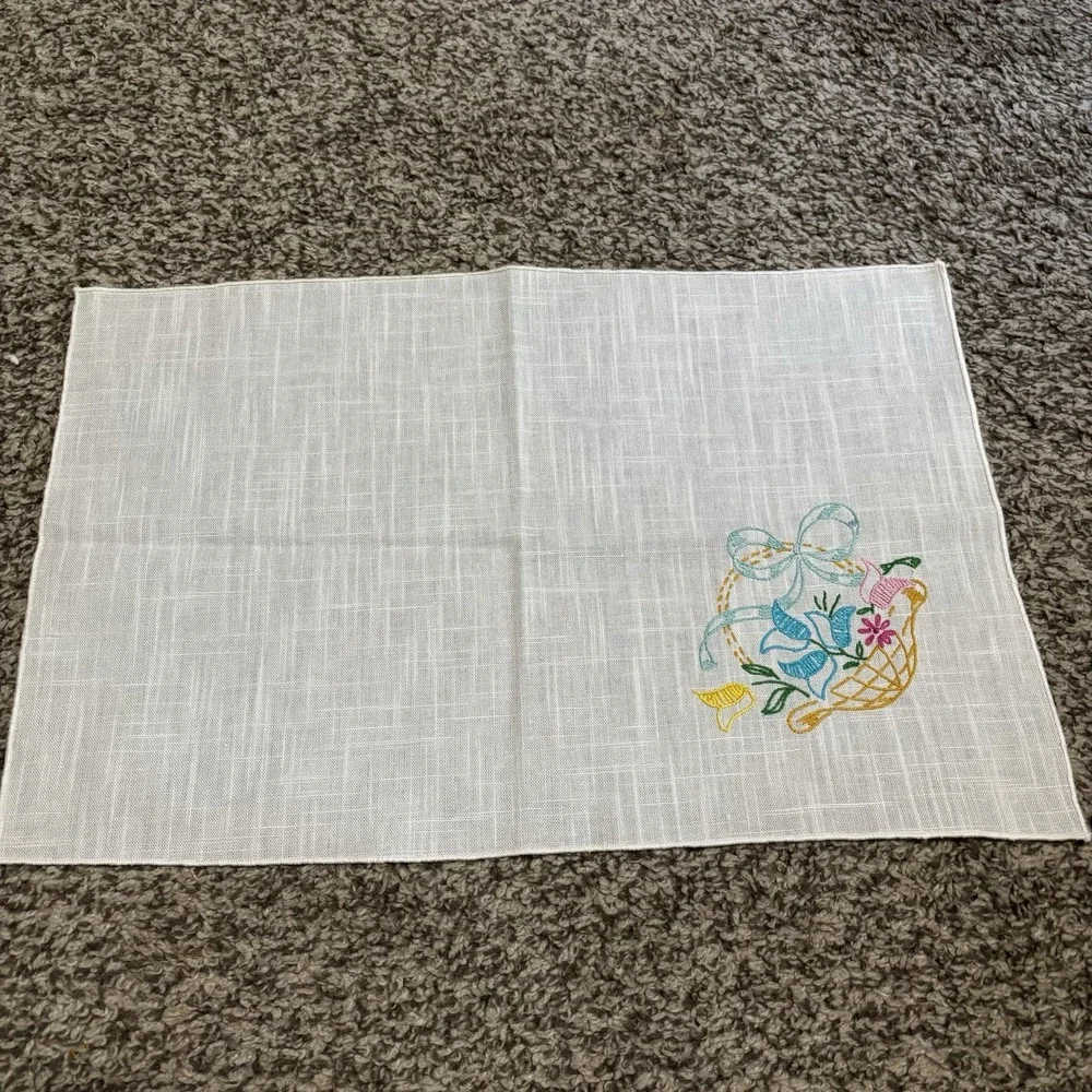 Vintage 1940s 1950s Hand Embroidered Linen Napkin Placemat Floral Mid Century